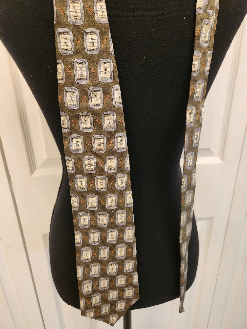 Jimmy V. Joe Theisman Men's Patterned Olive And  Brown Silk Tie